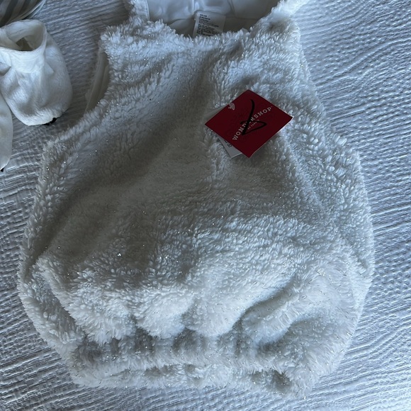 NWT! Polar Bear Outfit: 0-6M Gender Neutral - Picture 4 of 7